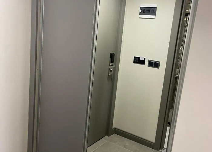 Grand Cennet Hotel *