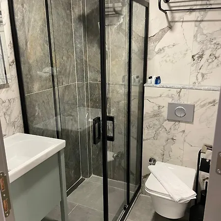 Grand Cennet Hotel *